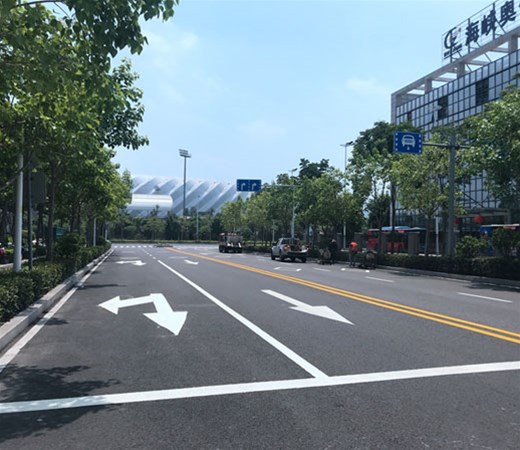 不懂這些道路交通標(biāo)志線(xiàn)，駕照24分你都不夠扣！